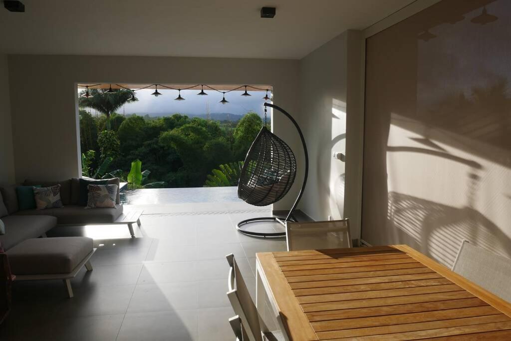 Villa Kumquat Avec Piscine Et Vue Sur Les Montagnes Petit-Bourg Εξωτερικό φωτογραφία